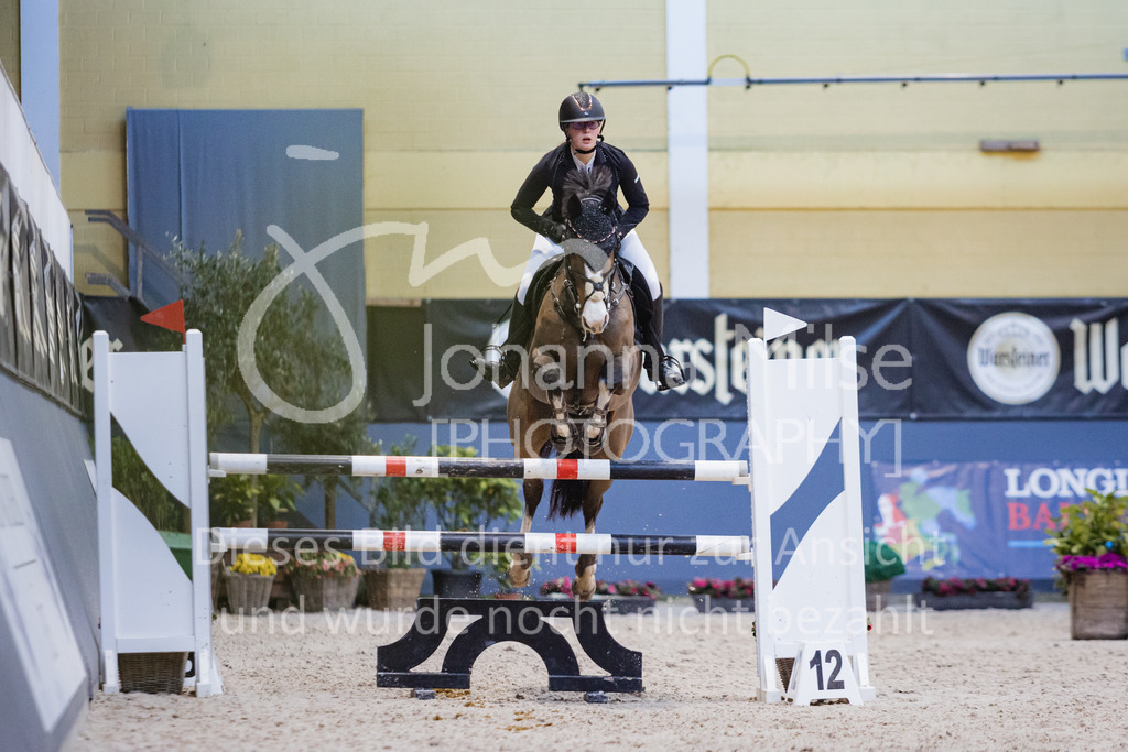 221112_Warstein_L-Spr-174 | Deine schönsten Turniermomente als professionelle Fotos! Entdecke hochwertige Pferdesport-Fotografie im Online-Shop. Jetzt Fotos finden & bestellen!