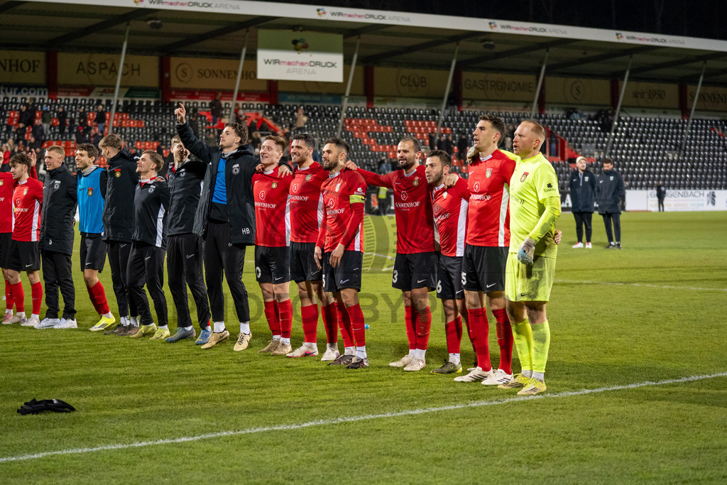 SG Sonnenhof Grossaspach vs. SSV Ulm 1846 Fussball, Fussball, WFV-Pokal, Viertelfinale, 01.04.2026 | SG Sonnenhof Grossaspach kommt nach dem Sieg in die Fankurve zum jubeln,SG Sonnenhof Grossaspach vs. SSV Ulm 1846 Fussball, Fussball, WFV-Pokal, Viertelfinale, 01.04.2026