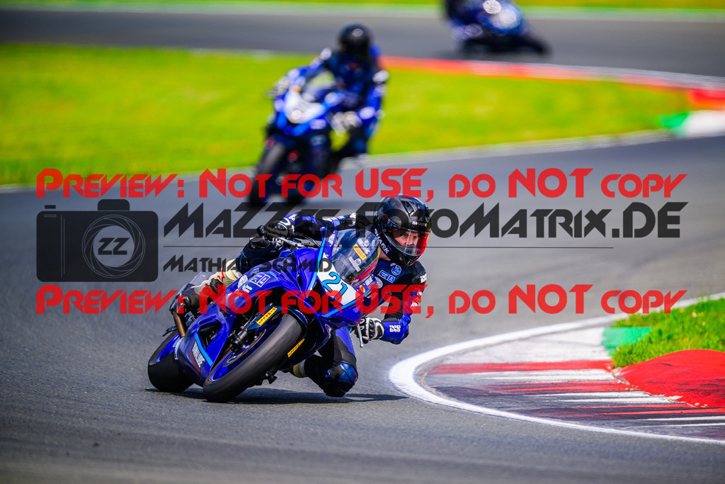 MaZZes_FotoMatrix_240531_6007705_9535 | R7