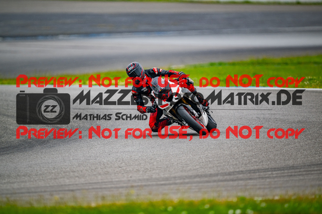 MaZZes_FotoMatrix_240701_6007705_8832 | WEISS