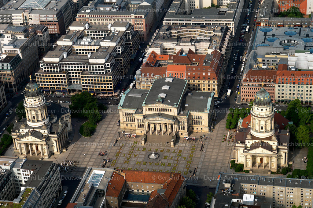 2790492 | Gendarmenmarkt Berlin mit Französischer Friedrichstadtkirche und Deutscher Dom