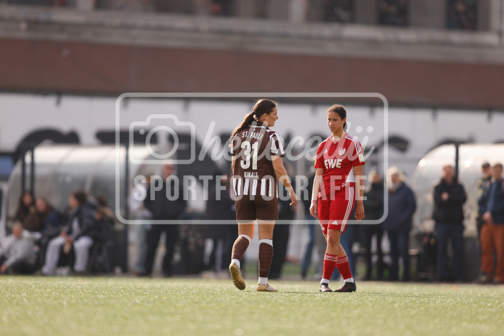 Fußball I Frauen I Saison 2025-2026 I Regionalliga Nord I 15. Spieltag I St. Pauli - SpVg Aurich-81 | realhellocedii - Realisiert mit Pictrs.com