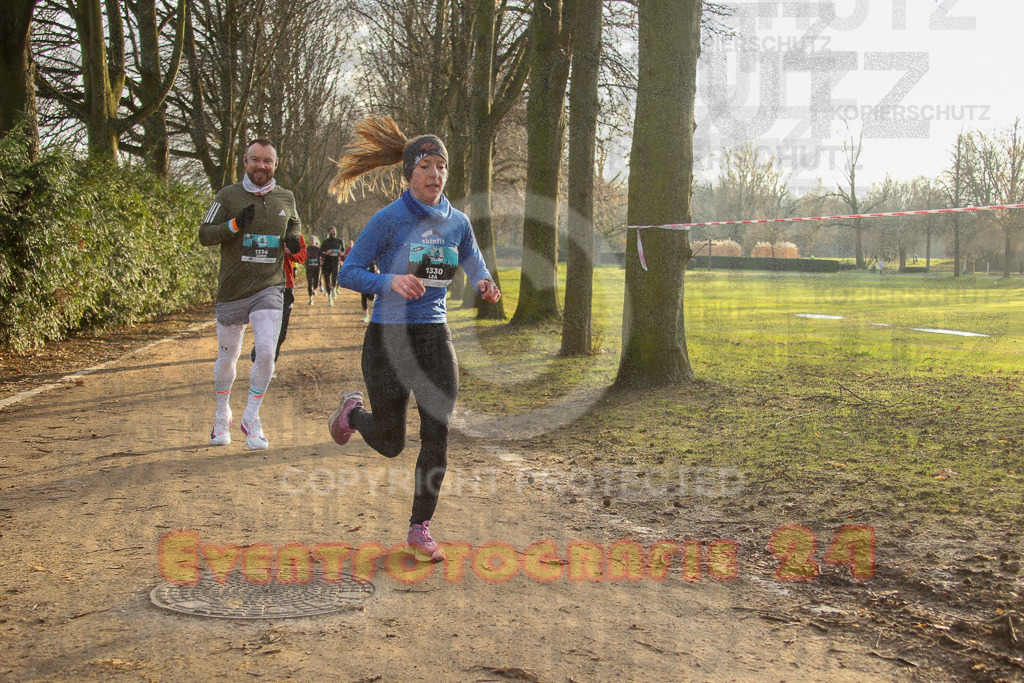 241231_1015_EV4_3543 | Sportfotografie im Rhein-Sieg Kreis, Köln, Bonn, NRW, Rheinland Pfalz, Hessen, etc. Unser Tätigkeitsfeld umfasst den Laufsport vom Volkslauf über den Marathon, Duathlon, Triathon bis zum Ultralauf wie Kölnpfad Ultra oder Schindertrail.