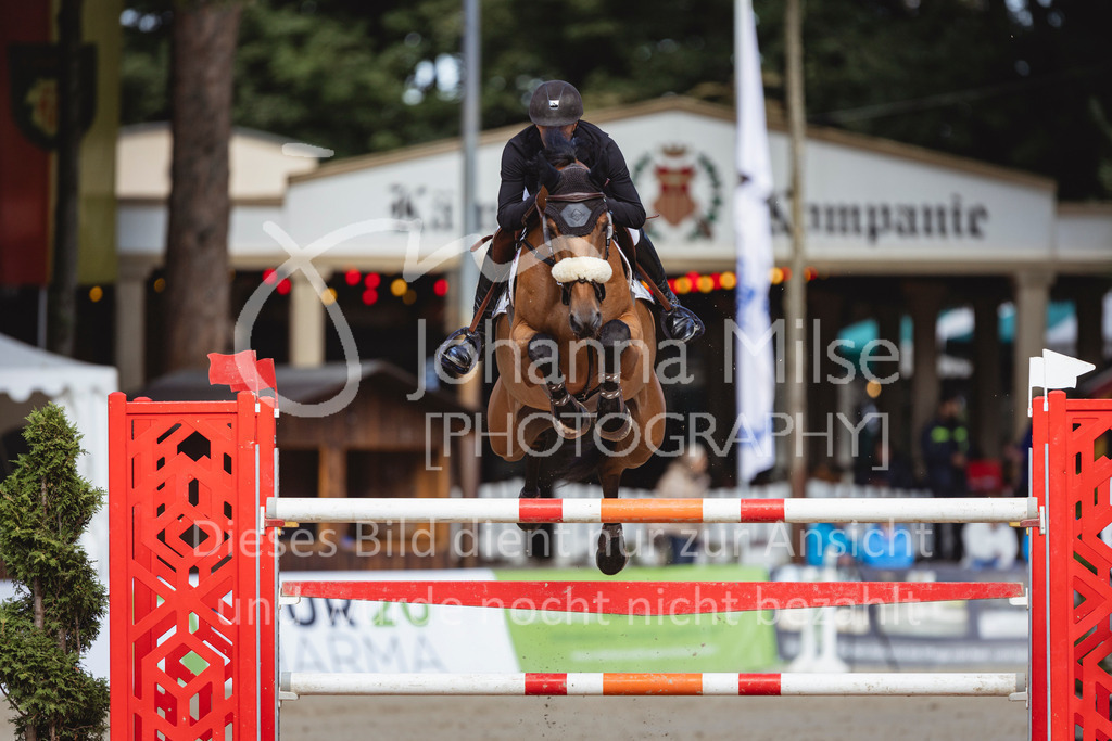 240915_OWLCh_MT-467 | Deine schönsten Turniermomente als professionelle Fotos! Entdecke hochwertige Pferdesport-Fotografie im Online-Shop. Jetzt Fotos finden & bestellen!