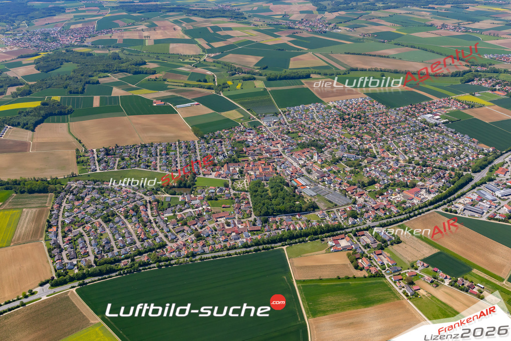 Das Luftbild der Stadt Alteglofsheim wurde 2021 vom Flugzeug heraus erstellt (keine Drohne) Aufnahmehöhe ca.450 Meter- hohe Bildauflösung und Druck-Qualität garantiert!