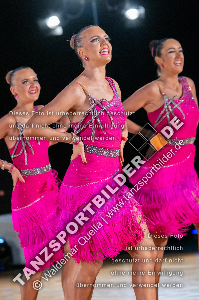 20250504-01168 | Hier finden Sie Tanz Bilder vom Latein und Standard Formationen tanzen. Sportbilder vom Tanzsport. Schöne Fotos und von Weltmeisterschaft, Europameisterschaft, Bundesliga, Regionalliga, Oberliga und Landesliga sowie von GOC Stuttgart, DanceComp, WM Bremen