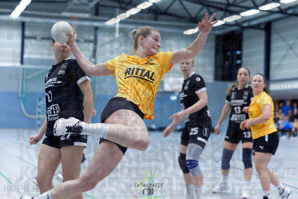 Handball Frauen Oberliga Mitte, HSG Eibelshausen/Ewersbach - HSG Lumdatal | Handball Frauen Oberliga Mitte, HSG Eibelshausen/Ewersbach - HSG Lumdatal am 21.02.2026 in Dietzhölztal-Steinbrücken (Sporthalle am Hammerweiher)Photo © 2026 - Jörg Heinrich - Realisiert mit Pictrs.com