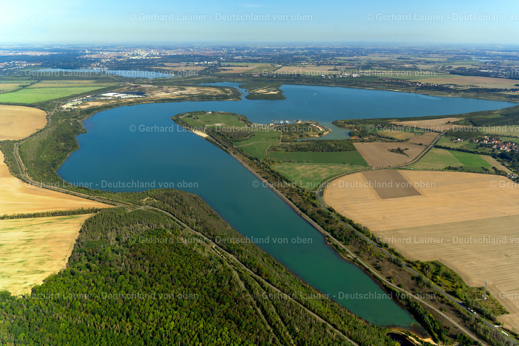 4038942 | BRAUNSBEDRA 08.09.2021 Rekultivierung der ehemaligen Tagebau - Fläche an den Uferbereichen des Sees " Geiseltalsee " in Braunsbedra im Bundesland Sachsen-Anhalt, Deutschland. // Open pit re cultivation on the shores of the lake " Geiseltalsee " in Braunsbedra in the state Saxony-Anhalt, Germany. Foto: Gerhard Launer