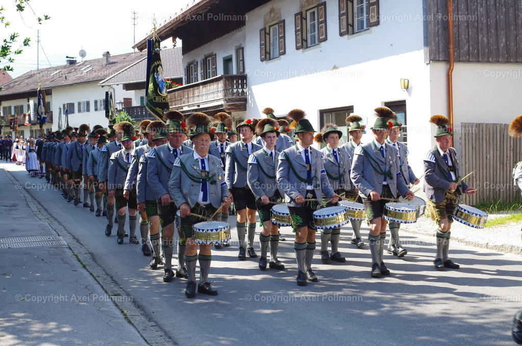 IMGP3618 | fotografiert von Axel PollmannLeonhardi Wallfahrt Benediktbeuern und Murnau, Fronleichnam, Fasching, Landschaft im Loisachtal und Benediktbeuern  - Realisiert mit Pictrs.com