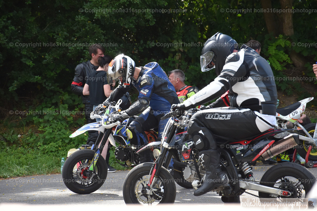 DSC_0810 | Sportfotografie , Motorsport, Motoross, Reitsport, Mointainbike, Enduro,
Landschaft , Outdoor, Eventfotografie, Landschaft, Bilder online bestellen - Realisiert mit Pictrs.com