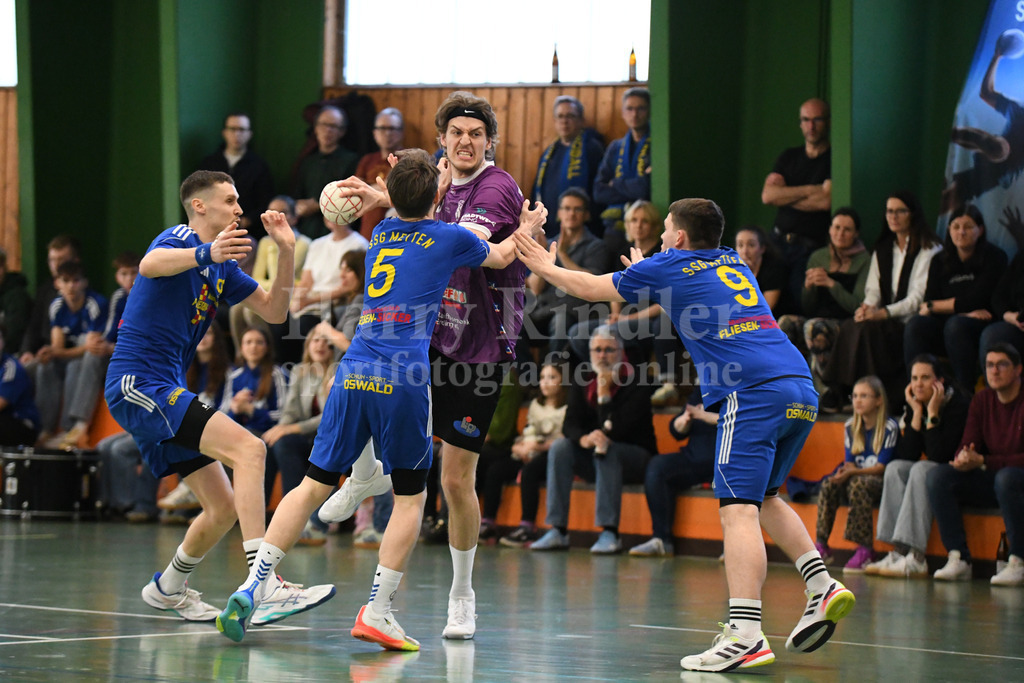 SSG Metten : SpVgg Altenerding | gemeinsam gegen die Altenerdinger Angriffe -Patrick Sigl (SSG Metten #99)  Philipp Gäck (SSG Metten #5) Simon Kraus (SSG Metten #9) - Realisiert mit Pictrs.com