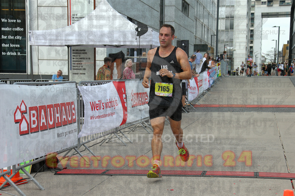250920_1516_EX1_8718 | Sportfotografie im Rhein-Sieg Kreis, Köln, Bonn, NRW, Rheinland Pfalz, Hessen, etc. Unser Tätigkeitsfeld umfasst den Laufsport vom Volkslauf über den Marathon, Duathlon, Triathon bis zum Ultralauf wie Kölnpfad Ultra oder Schindertrail.