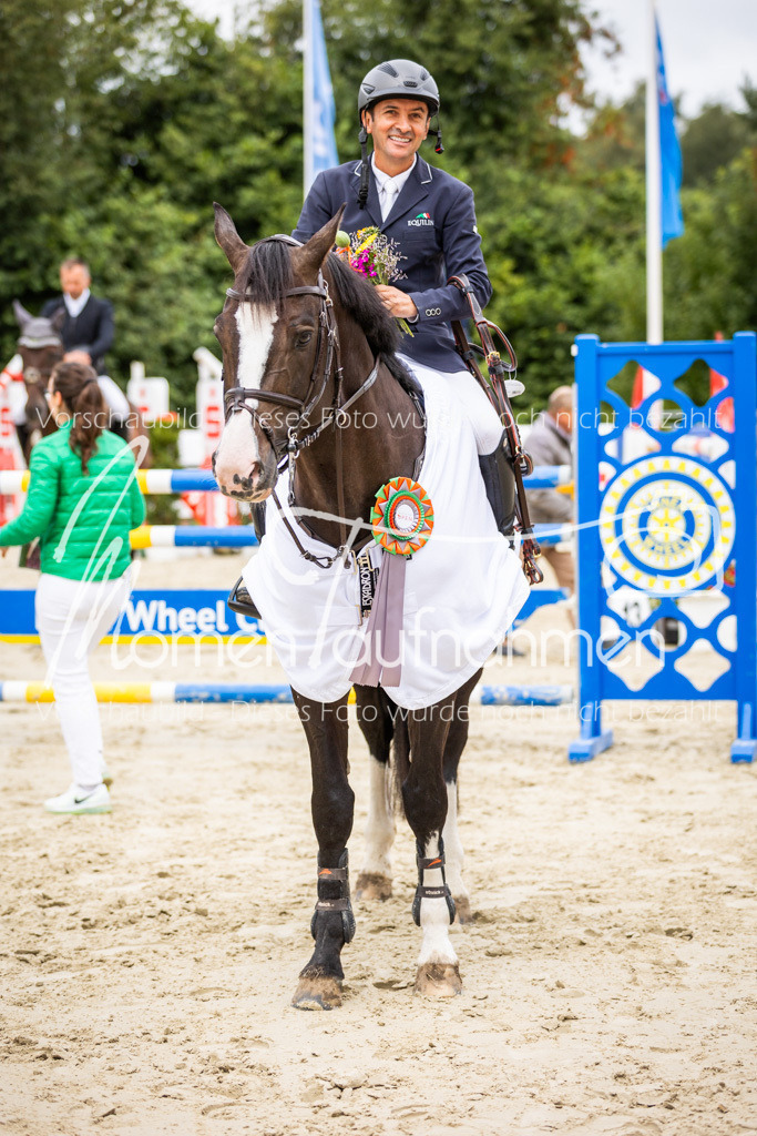 BHO-2PhSpr-M-5-2437 | MomenTaufnahmen Pferdesportfotos