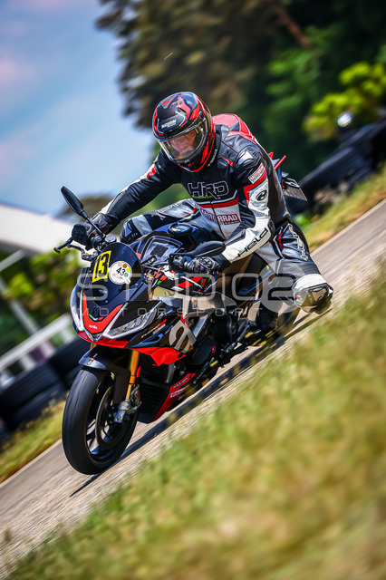 0013-260508DCB-003_13 | Deine Full-Service-Agentur für ✔️Videoproduktionen und ✔️Motorsportfotografie Jetzt Angebot anfragen!