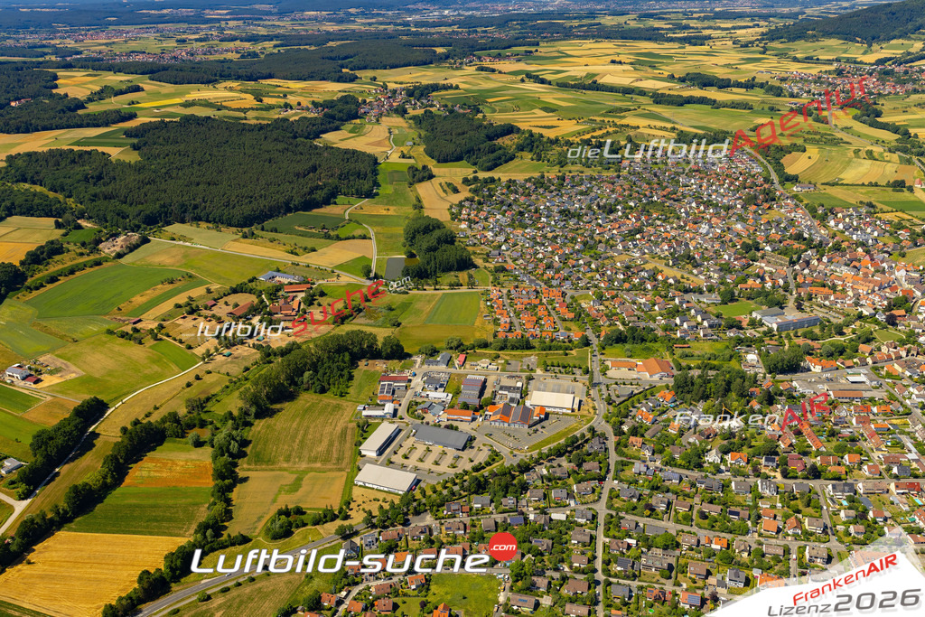 Das Luftbild der Stadt Neunkirchen am Brand wurde 2022 vom Flugzeug heraus erstellt (keine Drohnen-Aufnahmen) Aufnahmehöhe ca.450 Meter- hohe Bildauflösung und Druck-Qualität. Garantiert!