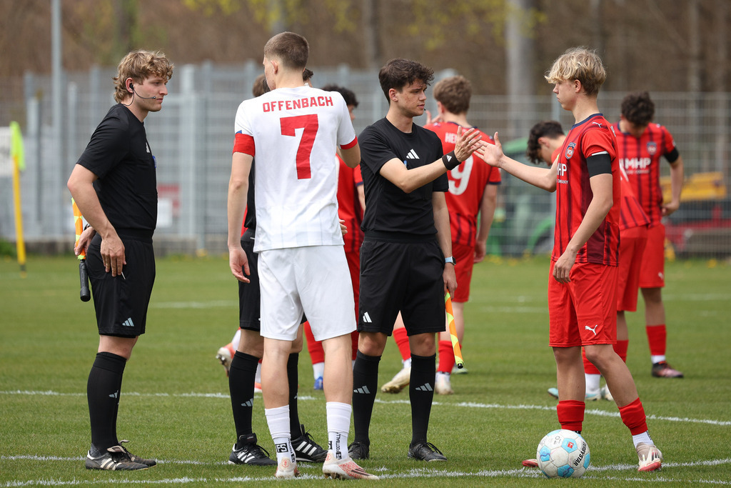 FCHOFK_260418_1868 | 1.FC Heidenheim 1846 vs. Offenbacher Kickers, Fußball, U17, B-Junioren, NWL, U17-DFB-Nachwusliga, 2025/2026, 10. Spieltag, 18.04.2026 in Heidenheim, Walter-Birkhold-Jugendstadion (Foto: Michael Bulling) - Realisiert mit Pictrs.com