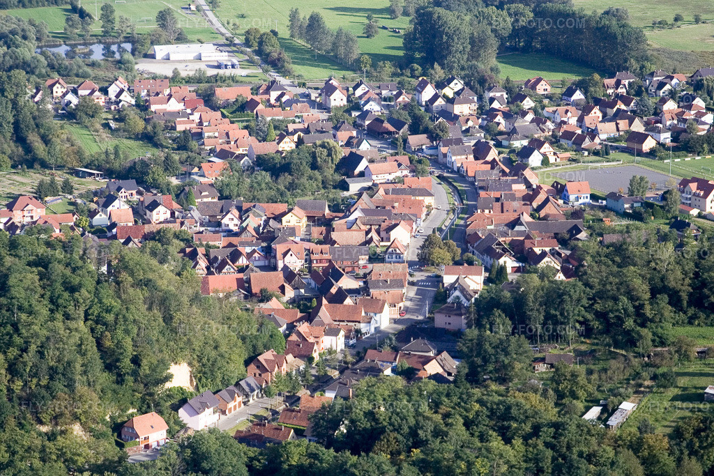 Aerial view: From the west in Mothern in the state Bas-Rhin, France.Photo: IMG_8089.jpg taken on 09/15/2007 by Werner Riehm/FLY-FOTO.comResolution of the original: 3456 x 2304 px