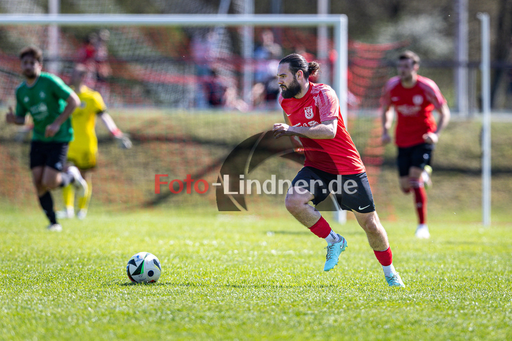 TSV Peißenberg gegen Lenggrieser SC | Fußball Herren Kreisliga Gruppe 1 Zugspitze 2025/26 19. Spieltag, TSV Peißenberg gegen Lenggrieser SC, 20260411,Ramon MESSNER (TSV Peißenberg 10) in Aktion,2026-04-11 in Peißenberg (Sportzentrum Peißenberg, Platz 1), Ramon MESSNER (TSV Peißenberg 10)Copyright: WolfgangxLindner www.foto-lindner.de