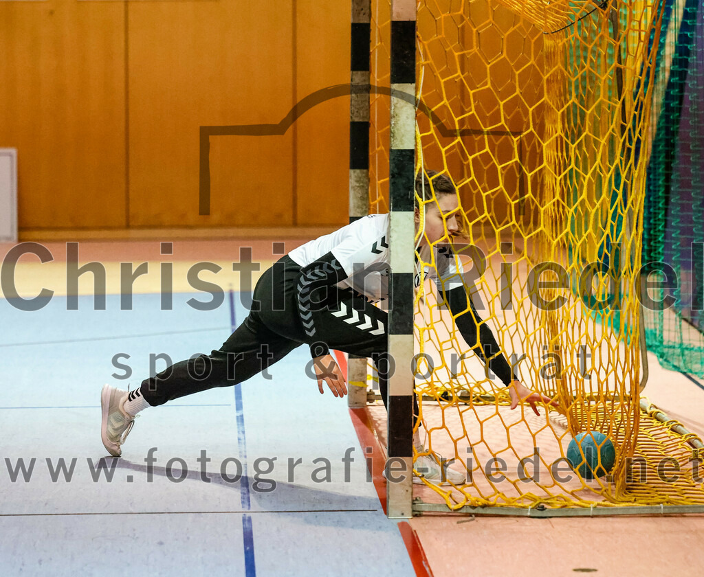 2023-11-04_016_SpVgg_Altenerding_gegen_TV_Altoetting | Erding, Deutschland, 04.11.2023:
Handball, Bezirksoberliga Frauen Altbayern 2023 / 2024, 6. Spieltag, SpVgg Altenerding gegen TV Altötting, Endergebnis: 28:26

Torfrau Verena Maier (TV Altötting, #1)

Foto: Christian Riedel / fotografie-riedel.net