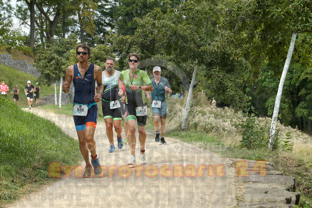250824_1341_EX1_3225 | Sportfotografie im Rhein-Sieg Kreis, Köln, Bonn, NRW, Rheinland Pfalz, Hessen, etc. Unser Tätigkeitsfeld umfasst den Laufsport vom Volkslauf über den Marathon, Duathlon, Triathon bis zum Ultralauf wie Kölnpfad Ultra oder Schindertrail.