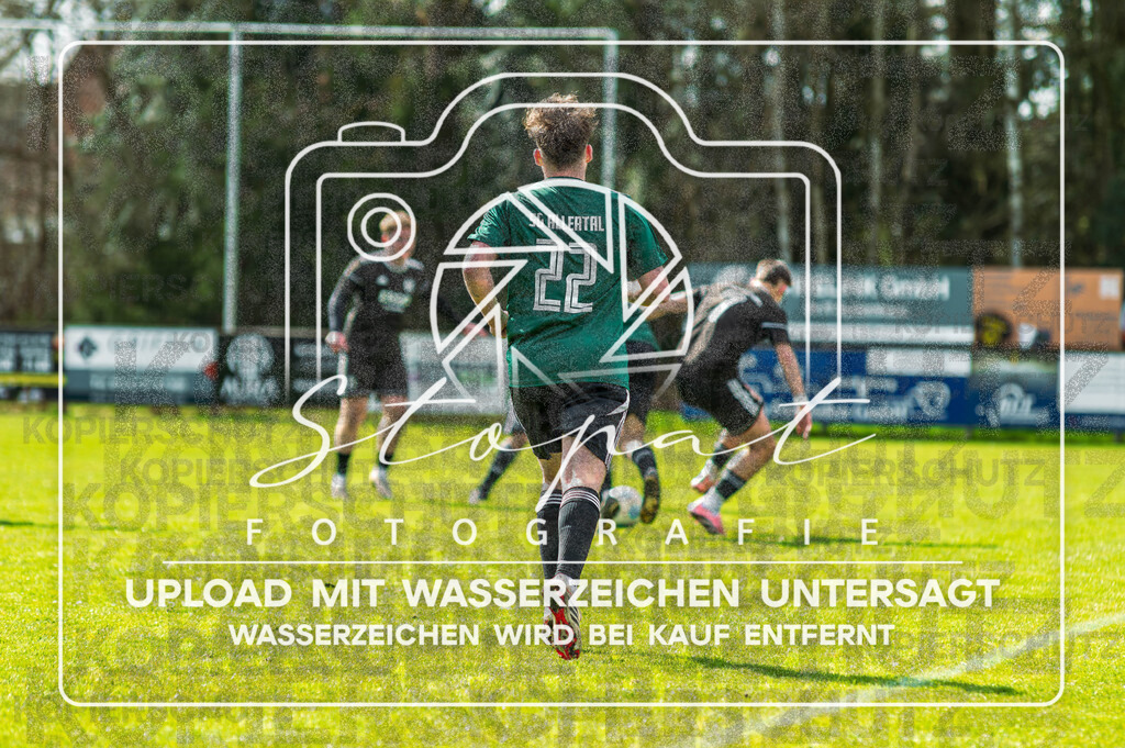 FGFS-SGA-1022 | Eric Hoffmeister (SG Allertal 3 #22) beim Herren 3. Kreisklasse HK Spiel zwischen FG Fulde-Stellichte 2 und SG Allertal 3 im Fulder Zentralstadion, Fulde (Simon Paul Stopat) - Realisiert mit Pictrs.com
