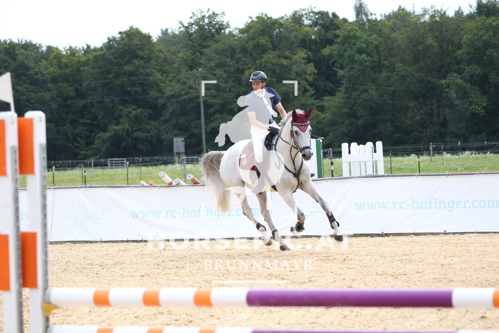 DL2Q3592 | Willkommen bei Brunnmayr - Design & Fotografie – Ihrem Spezialisten für Reitturniere und Pferdeveranstaltungen in Oberösterreich, Salzburg und Bayern! Seit über 17 Jahren sind wir leidenschaftlich dabei.