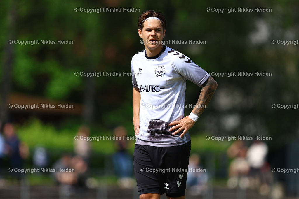NH_HEBC_ETSVHamburg_OberligaHamburg_10052026 | #9 Nick Selutin (ETSV Hamburg)Fußball I Herren I Gamesright Oberliga Hamburg I Saison 2025-2026 I 33. Spieltag I HEBC - ETSV Hamburg I 10.05.2026 I Reinmüllersportplatz