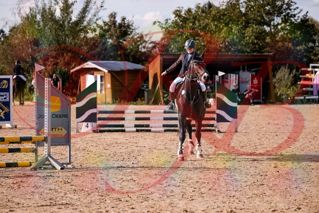 2026_10_03_Siefer-Hof_154227_Z81_60070073 | Professionelle Reitsport-, Turnier- und Eventfotografie von Robert Broda. Galerien mit ausgewählten und bearbeiteten Bildern direkt online ansehen und bestellen.
