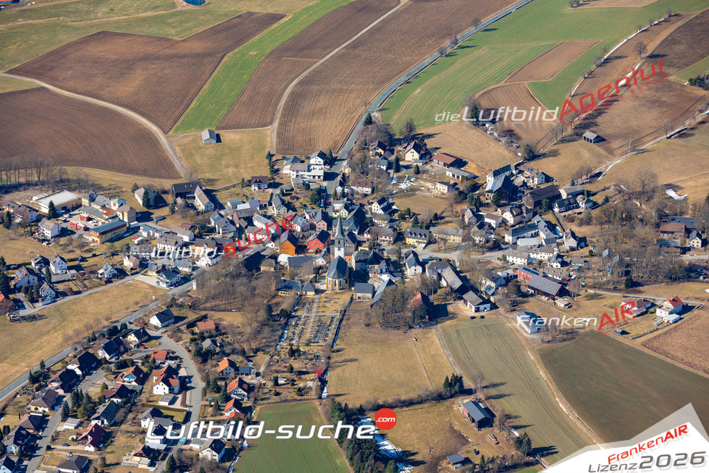 Die Luftbildaufnahme Ahornberg -  wurde 2019 mittels Flugzeug (keine Drohne) erstellt. Perfekte Schärfe und Druck- Ergebnisse- Garantiert!