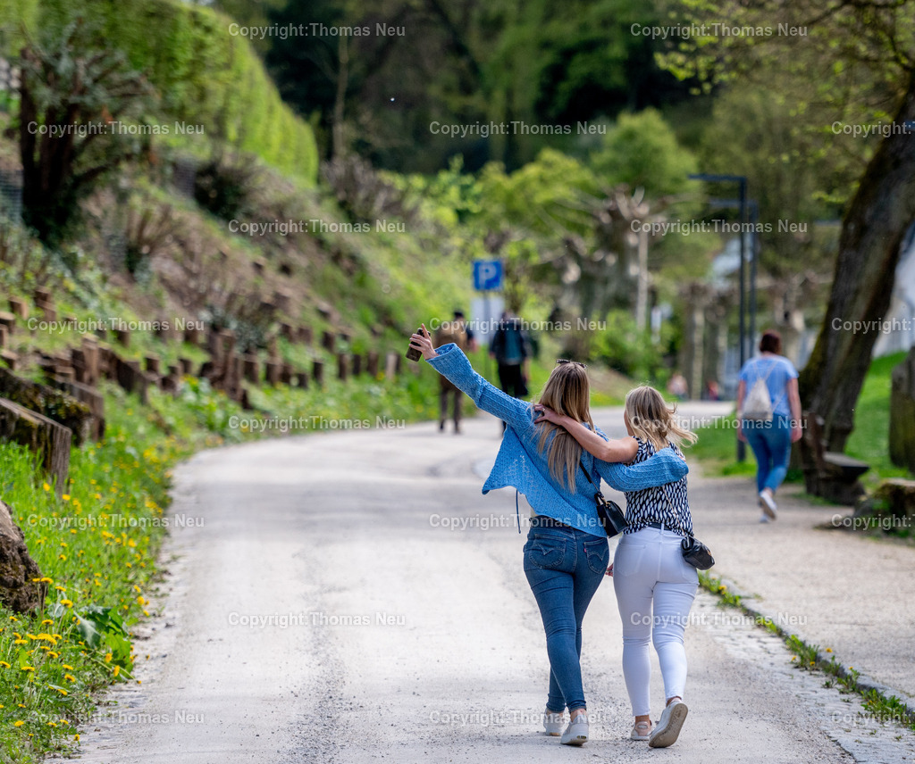 DSC_3784 | Der Staatspark Fürstenlager in Bensheim Auerbach, an der hessischen Bergstraße- ist ein wunderschöner Landschaftspark nach englischen Vorbild. Es war die Sommerresidenz der Darmstädter Fürstenfamilie die hier das "einfache Landleben" genossen. Zu jeder Jahreszeit kann man das Fürstenlager als Ausflugsziel empfehlen. Im Herrenhaus ist eine Gastronomie untergebracht. Im Sommer findet auf der Bühne vor der großen Wiese ein Opern-Air statt, 