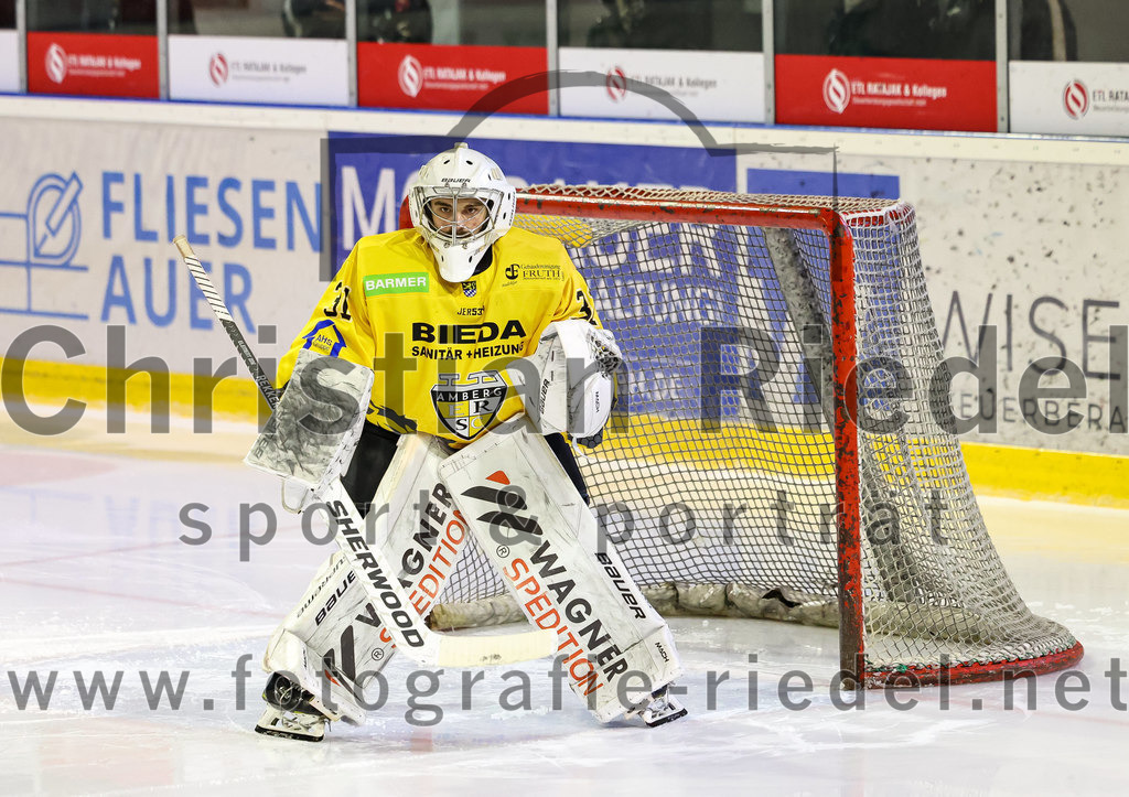 2022-11-20_083_TSV_Erding_gegen_ERSC_Amberg | Erding, Deutschland, 20.11.2022:
Eishockey, Bayernliga 2022 / 2023, 15. Spieltag, TSV Erding gegen ERSC Amberg, Endergebnis: 5:1

Torwart Timon Bätge (ERSC Amberg, #31)

Foto: Christian Riedel / fotografie-riedel.net