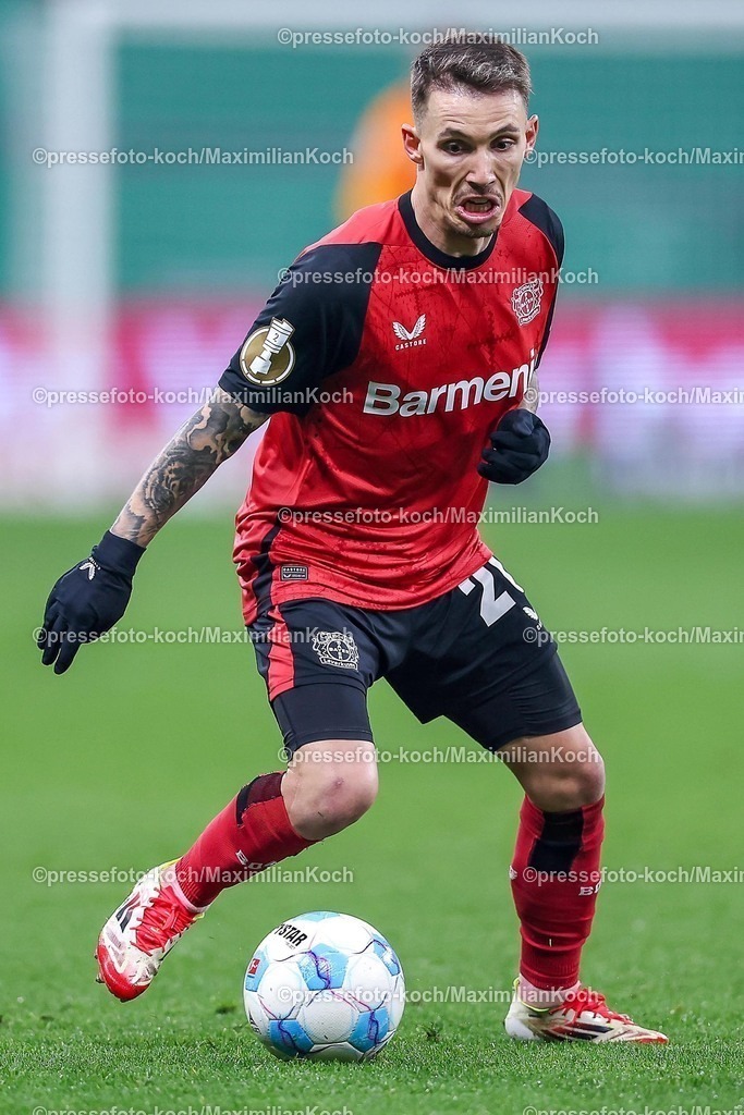 DFB05022502269 | 05.02.2025, Fußball, DFB-Pokal Viertelfinale, Bayer 04 Leverkusen - 1.FC Köln, BayArena, Saison 2024 2025: Alejandro Grimaldo (Bayer04 Leverkusen #20)DFB regulations prohibit any use of photographs as image sequences and or quasi-video.