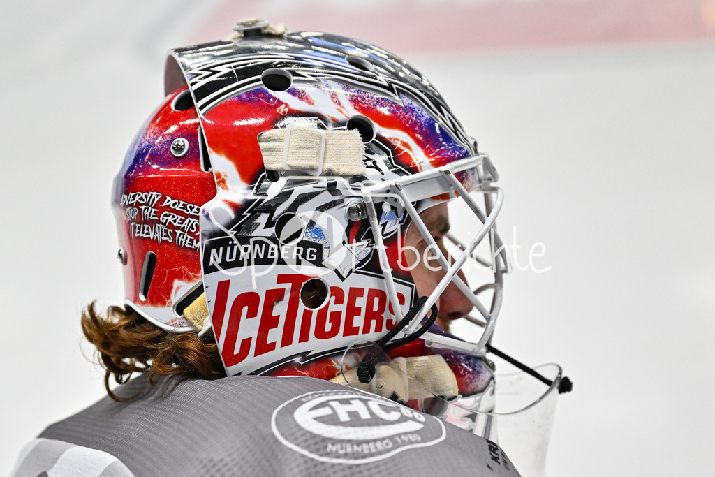 Augsburger Panther - Nürnberg Ice Tigers | AUGSBURG, GERMANY - 28. NOVEMBER: im Bild Evan FITZPATRCIK (Nürnberg Ice Tigers 30) bei warmup vor dem Ligaspiel zwischen den Augsburger Panthern und den Nürnberg Ice Tigers am 23. Spieltag der Penny DEL im Curt Frenzel Stadion