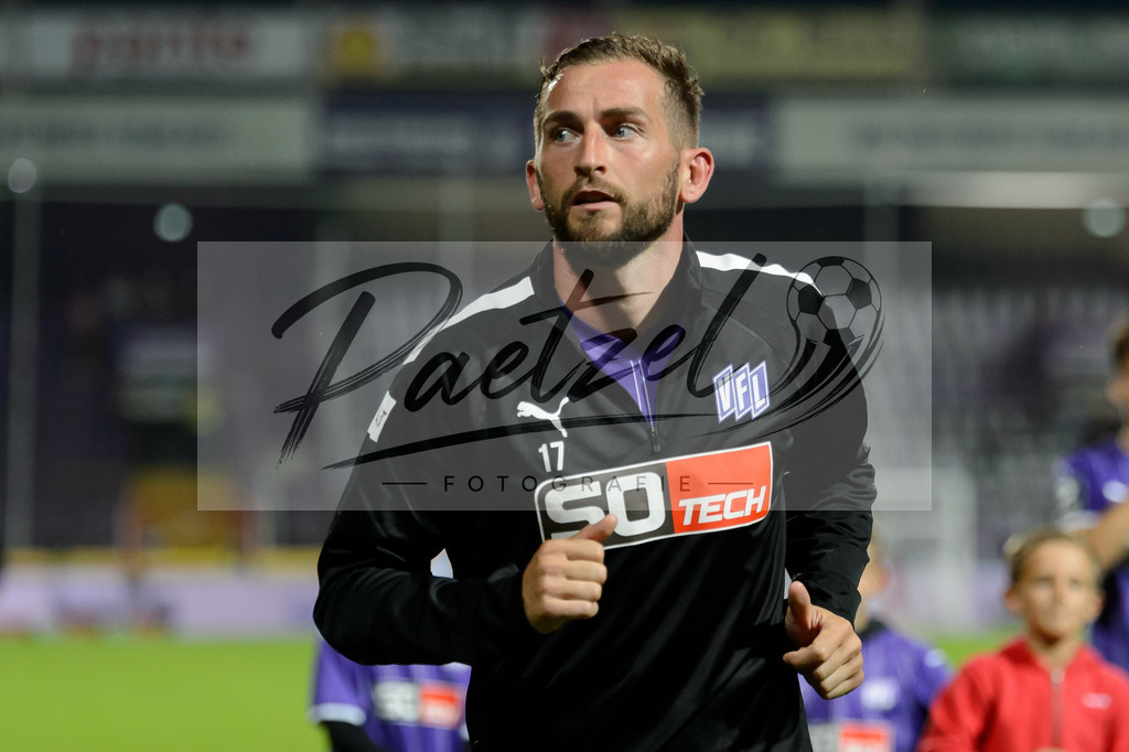 OSNVKO2021090620210906_260 | Fussball, Herren: Marc Heider (VfL Osnabrueck) schaut beim Spiel der 3. Liga zwischen VfL Osnabrueck und FC Viktoria Koeln im Stadion an der Bremer Bruecke am 06.09.2021 in Osnabrueck, Deutschland.DFB / DFL REGULATIONS PROHIBIT ANY USE OF PHOTOGRAPHS AS IMAGE SEQUENCES AND/OR QUASI-VIDEO. - Realisiert mit Pictrs.com