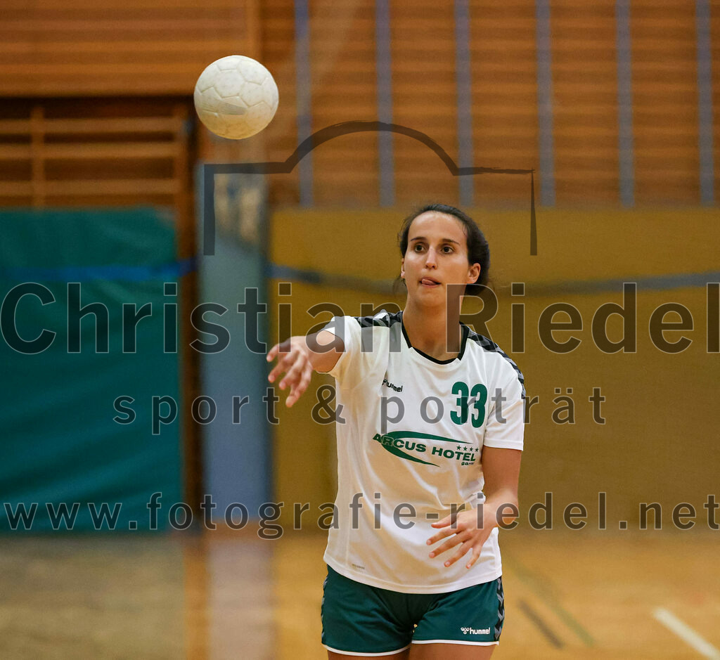 2023-09-16_045_TSV_Vaterstetten_gegen_SV_Muenchen_Laim | Baldham, Deutschland, 16.09.2023:
Handball, Bayernliga Frauen Staffel Süd 2023 / 2024, 1. Spieltag, TSV Vaterstetten gegen SV München Laim, Endergebnis: 23:34

Katrin Eisch (TSV Vaterstetten, #33)

Foto: Christian Riedel / fotografie-riedel.net