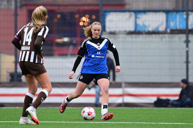 Fußball I Frauen I Saison 2025-2026 I Regionalliga Nord I 10. Spieltag I FC St. Pauli - Hamburger SV U20 I 11593 | Der Sportfotograf. - Realisiert mit Pictrs.com