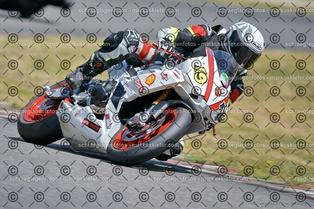 25bt04-1100 | markuskiefer.com - Realisiert mit Pictrs.com