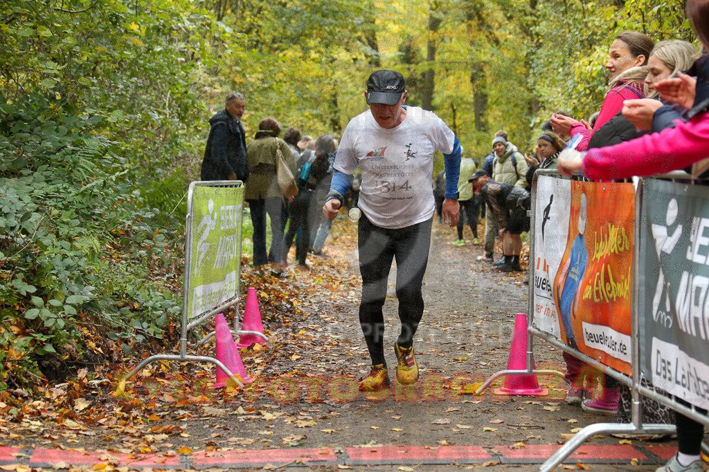 251026_1304_EX1_2382 | Sportfotografie im Rhein-Sieg Kreis, Köln, Bonn, NRW, Rheinland Pfalz, Hessen, etc. Unser Tätigkeitsfeld umfasst den Laufsport vom Volkslauf über den Marathon, Duathlon, Triathon bis zum Ultralauf wie Kölnpfad Ultra oder Schindertrail.