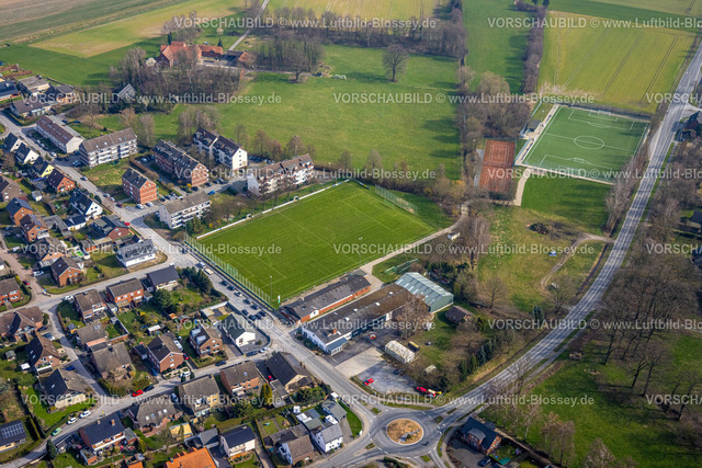 Lippetal240306993Lippborg | Luftbild, Fußballstadion Lippborg und Tennisplätze, Herzfelder Straße mit Kreisverkehr, Lippetal, Nordrhein-Westfalen, Deutschland