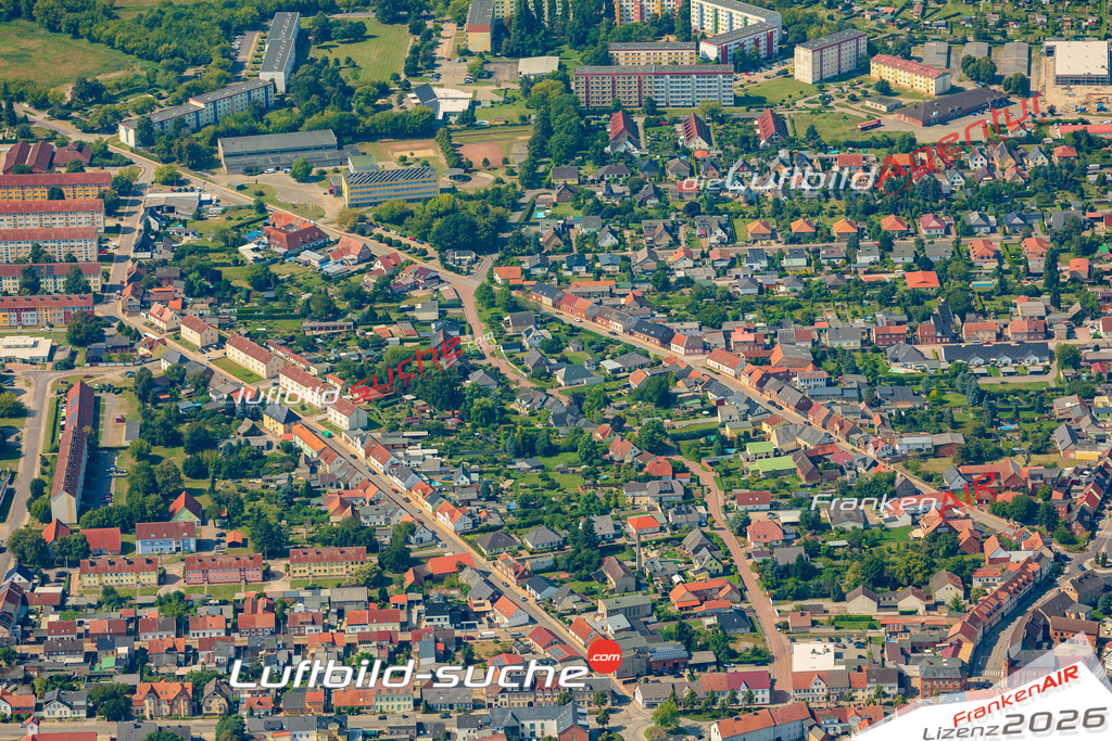 Luftbild Osterburg - Die Luftaufnahme wurde 2025 vom UL-Flugzeug heraus erstellt ( keine Drohne ) - Hochauflösende Luftaufnahme - für professionelle Ausdrucke geeignet. Die Geschenkidee !Hier alle&nbsp;Infos zur Lizenzierung der LuftaufnahmeWir fliegen auch dieses Jahr wieder in Ihre Region um Luftbilder zu erstellen.- Luftbild anfragen