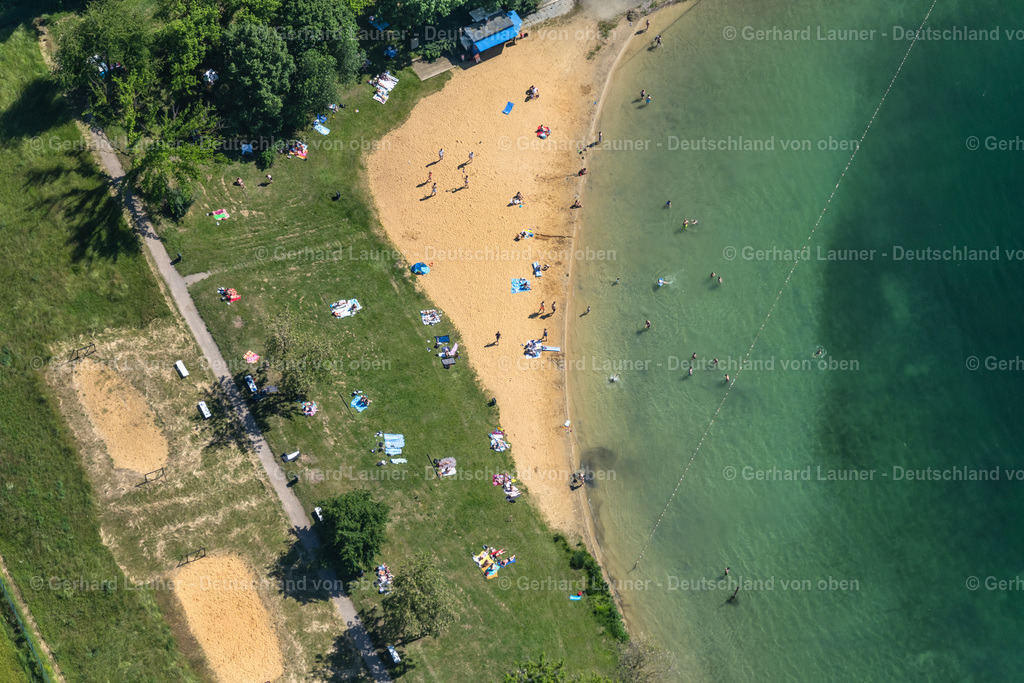 4045956 | ERFURT 14.06.2021 Uferbereiche am Sandstrand des Freizeit- und Erholungspark Nordstrand in Erfurt im Bundesland Thüringen, Deutschland. // Shore areas on the sandy beach of the recreational and recreational park Nordstrand in Erfurt in the state of Thuringia, Germany. Foto: Gerhard Launer