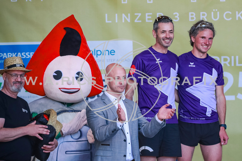 ..... | LINZ,AUSTRIA,27.April 25, Int. 3 Brückenlauf Linz  , Image shows: Photo: WAPICS / Manuel Binder