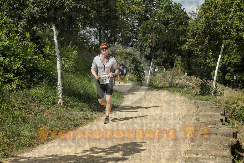 250824_1338_EX1_3092 | Sportfotografie im Rhein-Sieg Kreis, Köln, Bonn, NRW, Rheinland Pfalz, Hessen, etc. Unser Tätigkeitsfeld umfasst den Laufsport vom Volkslauf über den Marathon, Duathlon, Triathon bis zum Ultralauf wie Kölnpfad Ultra oder Schindertrail.
