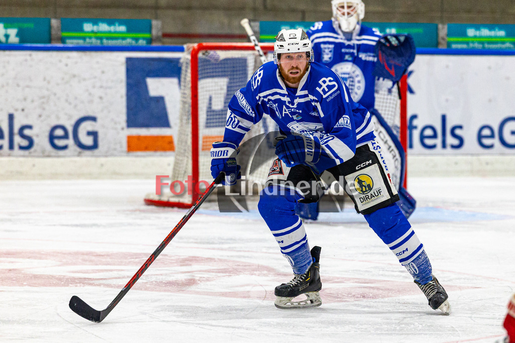 Achtelfinale Spiel 1 SC Forst vs EV Pegnitz ICE DOGS | Eishockey Landesliga Playoffs 2023/2024, Achtelfinale Spiel 1 SC Forst vs EV Pegnitz ICE DOGS, 20240218,
Tobias ZIMMERT (Nature Boyz 60) verteidigt,
2024-02-18 in Peißenberg (Eisstadion)
60 Tobias ZIMMERT (Nature Boyz 60)
Copyright: WolfgangxLindner foto-lindner.de