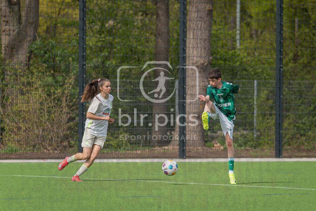 SV Werder - SV Werder (w) | SV Werder - SV Werder (w) - Realisiert mit Pictrs.com