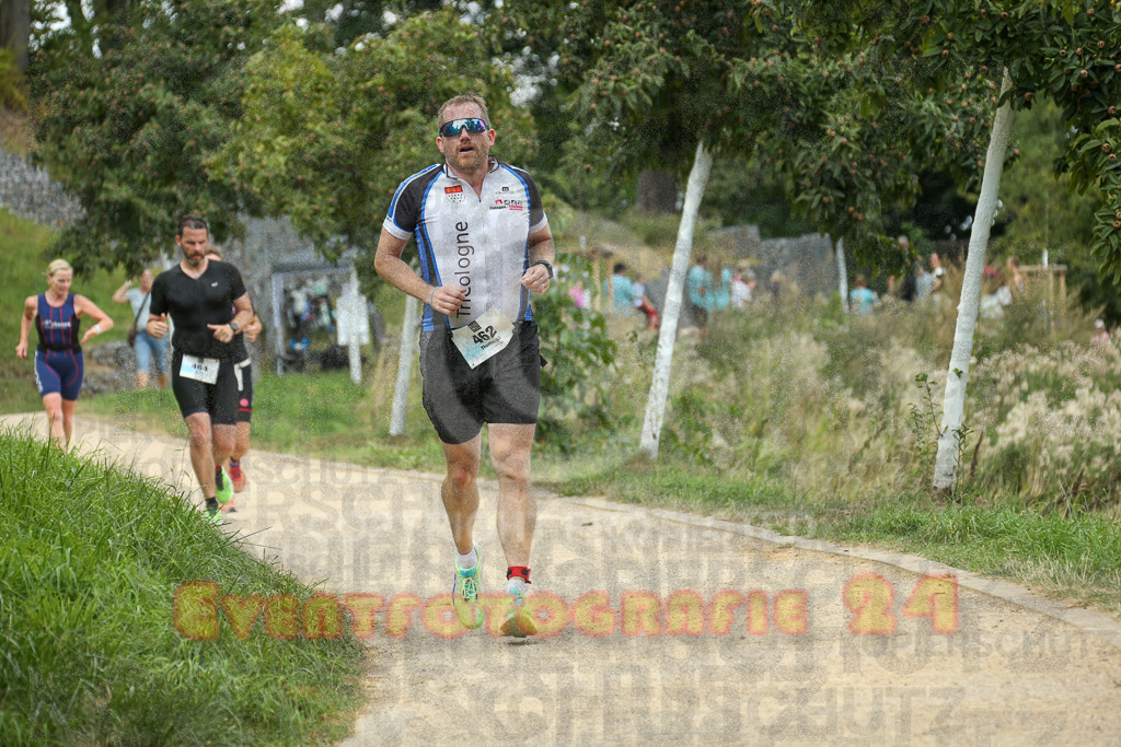 250824_1347_EX1_3674 | Sportfotografie im Rhein-Sieg Kreis, Köln, Bonn, NRW, Rheinland Pfalz, Hessen, etc. Unser Tätigkeitsfeld umfasst den Laufsport vom Volkslauf über den Marathon, Duathlon, Triathon bis zum Ultralauf wie Kölnpfad Ultra oder Schindertrail.