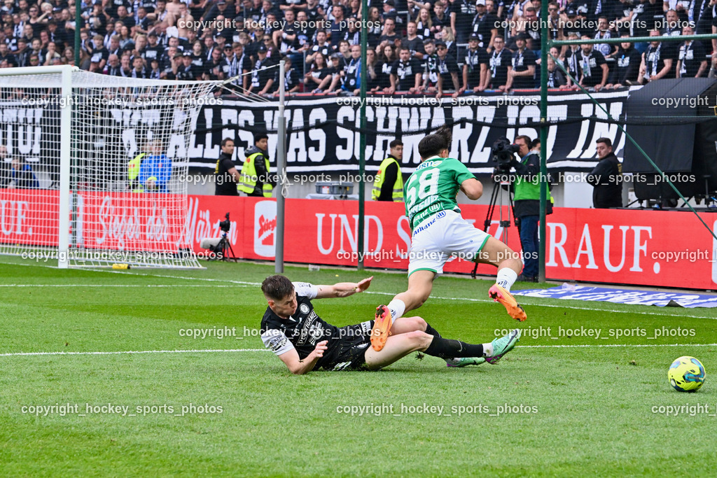 SK Puntigamer Sturm vs. SK Rapid Wien Siegerehrung, Impressionen | #28 David Schnegg, #58 Furkan Dursun, SK Puntigamer Sturm vs. SK Rapid Wien Siegerehrung, Impressionen, SK Puntigamer Sturm vs. SK Rapid Wien Siegerehrung, Impressionen am 01.05.2024 in Klagenfurt (Wörthersee Stadion ), Austria, (Photo by Bernd Stefan)