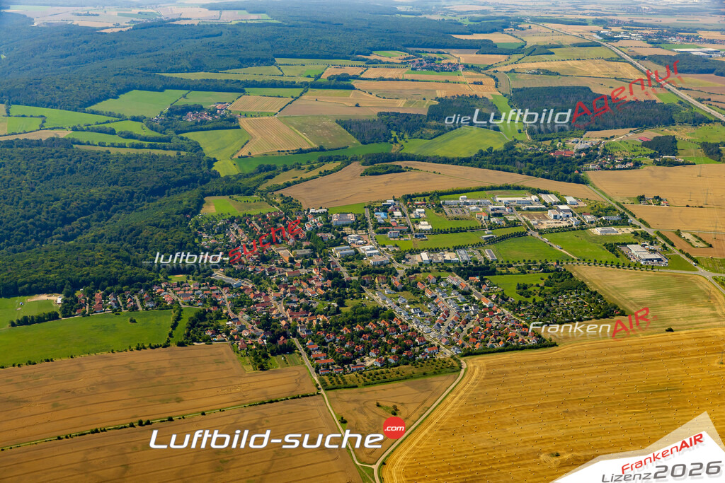 Luftaufnahme Legefeld Weimar - Die Luftaufnahme wurde 2025 vom UL-Flugzeug heraus erstellt ( ohne Drohne ) - Hochauflösende Luftaufnahme - für professionelle Ausdrucke geeignet. Die Geschenkidee !Mit Lizenz und Bildrechte bestellbar