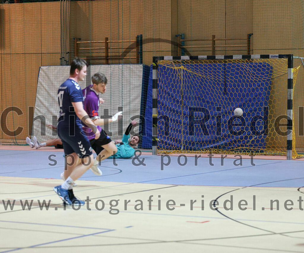 2023-12-09_077_SpVgg_Altenerding_gegen_TSV_Indersdorf | Erding, Deutschland, 09.12.2023:
Handball, Bezirksoberliga Männer 2023 / 2024, 10. Spieltag, SpVgg Altenerding gegen TSV Indersdorf, Endergebnis: 42:25

Andreas Reuther (TSV Indersdorf, #17), Daniel Kiss (TSV Indersdorf, #16)

Foto: Christian Riedel / fotografie-riedel.net
