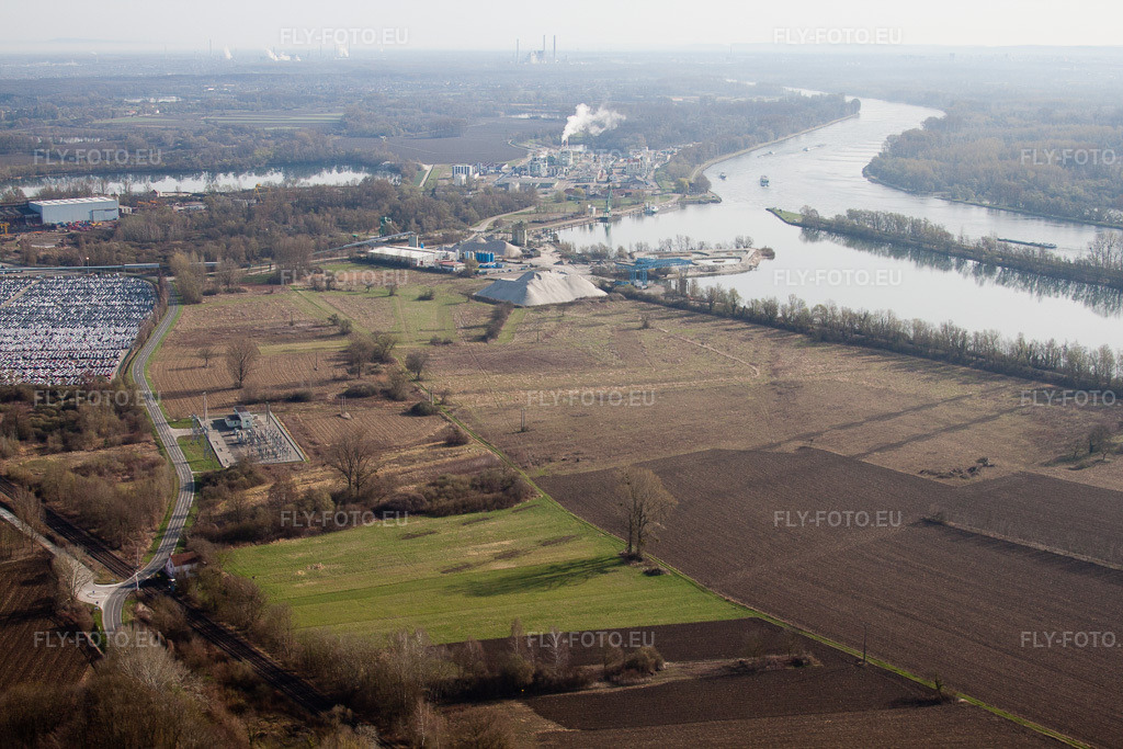 Vue aérienne: Port à Lauterbourg dans le département Bas Rhin, France. Photo: IMG_25631.jpg prise le 02/04/2010 par Werner Riehm/FLY-FOTO.euRésolution de l'original: 4752 x 3168 px